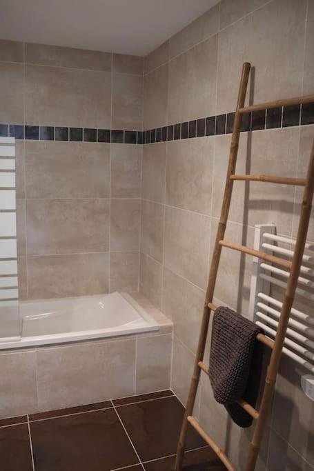 Saint-Raphaël Suberbe Appartement Climatise Avec Terrasse מראה חיצוני תמונה