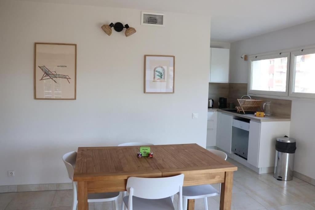Saint-Raphaël Suberbe Appartement Climatise Avec Terrasse מראה חיצוני תמונה