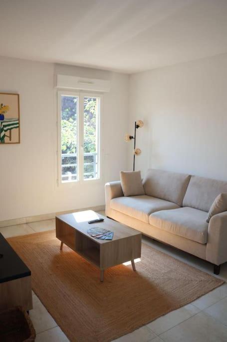 Saint-Raphaël Suberbe Appartement Climatise Avec Terrasse מראה חיצוני תמונה